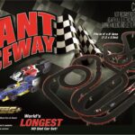 22020 AFX Giant Raceway Set Box Art