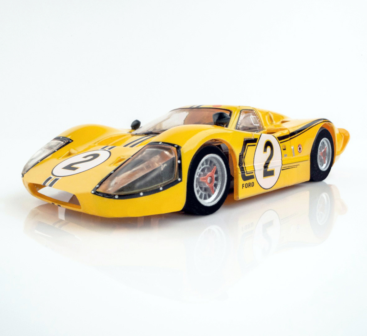 22014 Ford GT40 MKIV #2 LeMans 1967 - Yellow - Front Left Angle