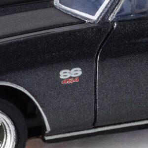 22087 Chevelle 1972 SS454 Silver - Front Detail 3