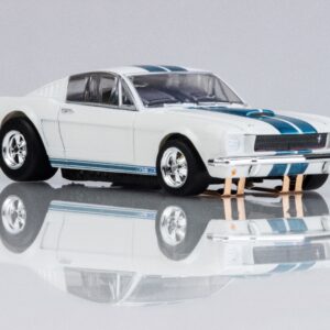 22068 Shelby Mustang GT350 WhtBlu - Right Front Angle