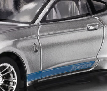 22099 Mustang GT500KR Silver - Side Detail