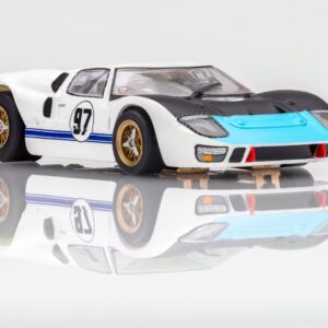 22058 Ford GT40 1966 Daytona No.97 - Right Front Angle