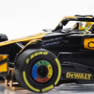 22103 McLaren F1 MCL38 #4 FY AU Front Body Detail